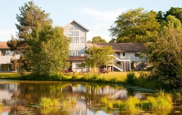 Zack Frank / Shutterstock.com