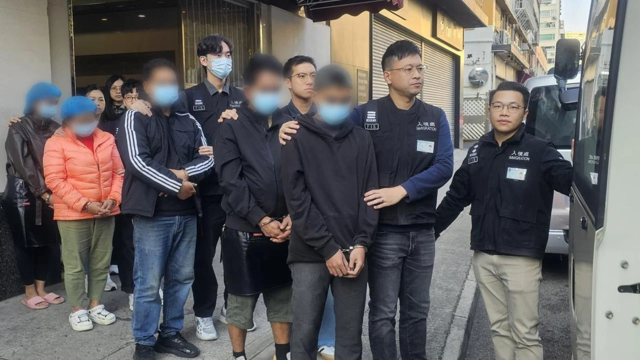 2 owners of Hong Kong eatery arrested for hiring 5 illegal workers in food factory