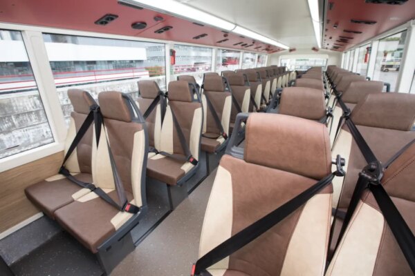 Upper deck seats equipped with seat belts on a Kowloon Motor Bus vehicle. Photo: Kowloon Motor Bus.