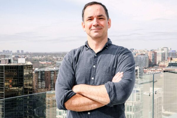 China hacked our mobile carriers. So why is the Pentagon still buying from them?