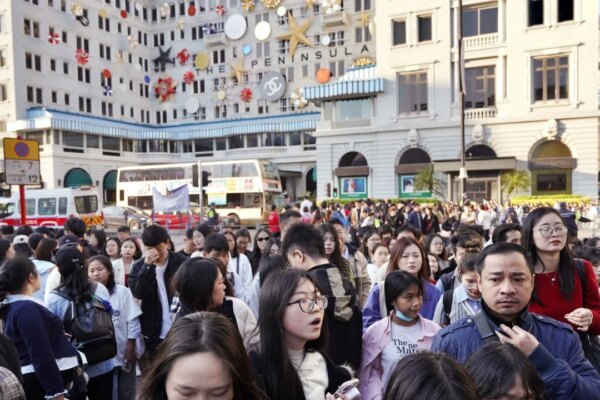 Hong Kong remains a top countdown city as 200,000 visit on New Year’s Eve: minister