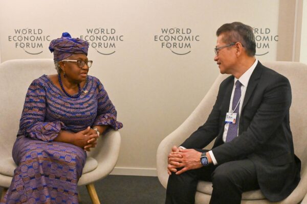HKSAR’s Financial Secretary Paul Chan (right) meets with the Director-General of the World Trade Organization, Dr Ngozi Okonjo-Iweala, in Davos, Switzerland
