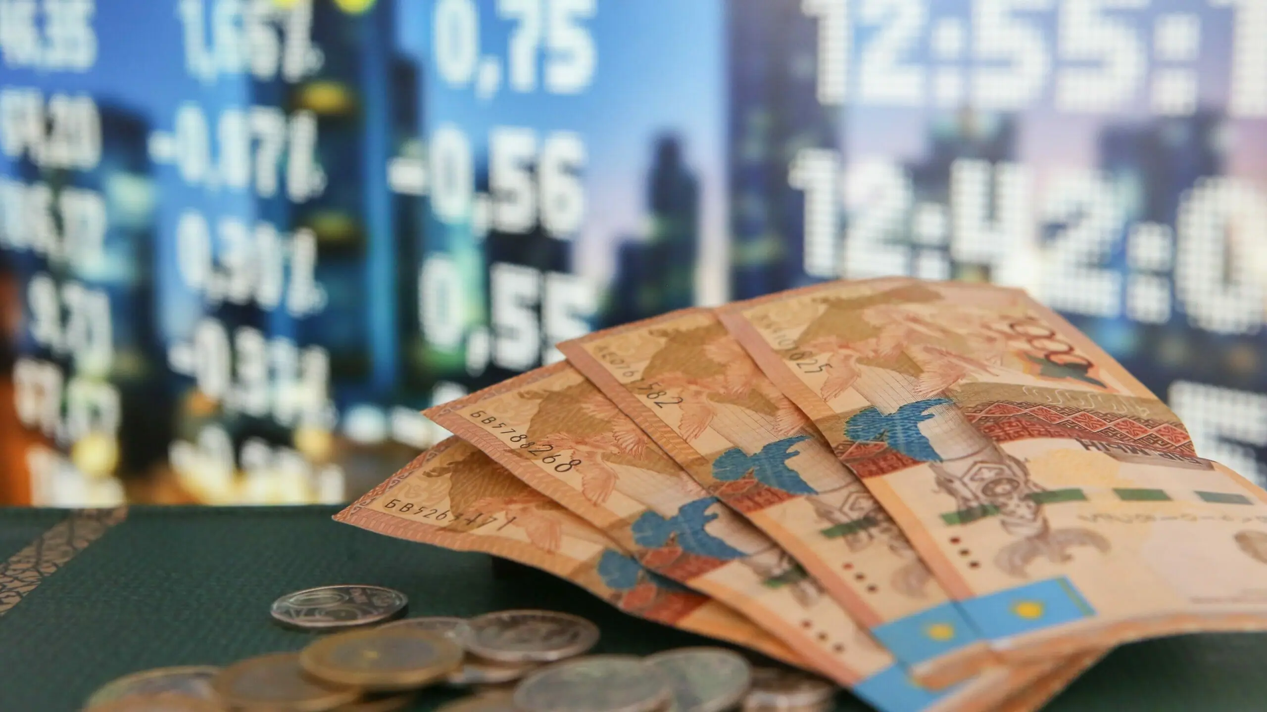 Tenge Strengthens in 2025 But Faces Pressure in 2026, Analysts Say