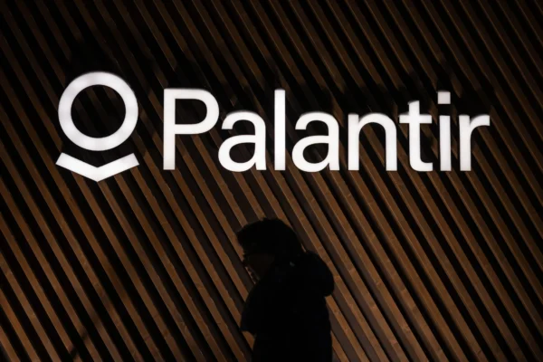 The Palantir logo on a wall.