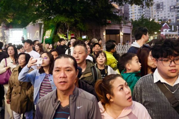 Tens of thousands eagerly waiting for Hong Kong Lunar New Year fireworks