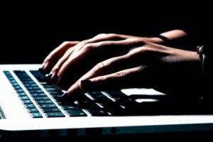 CIA makes new push to recruit spies from Chinese military