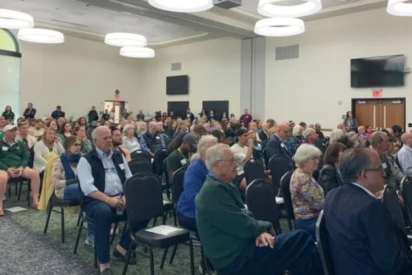 USF Sarasota-Manatee alumni, local leaders push back on New College takeover