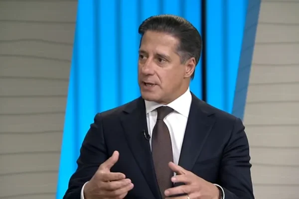 FBI serves search warrants at LAUSD headquarters and superintendent's home