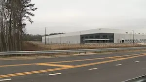 Federal government buys large warehouse for detention facility, metro Atlanta city is informed