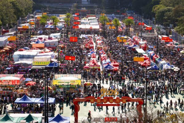 The crowds at the fair at Victoria Park on Sunday. Photo: Dickson Lee