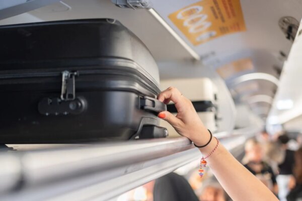 Hong Kong police arrest man after HK$25,000 in cash stolen during flight