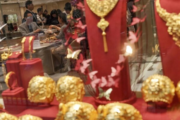 Hong Kong, Singapore square off in race to become world’s gold trading hub