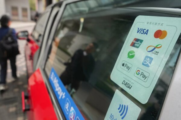 ‘Keep the change’ no more: Hong Kong taxi drivers prepare for shift to e-payments