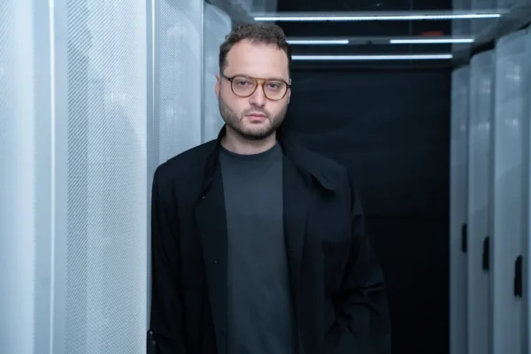 Mahdi Yahya pitched to hundreds of investors with his early AI venture.