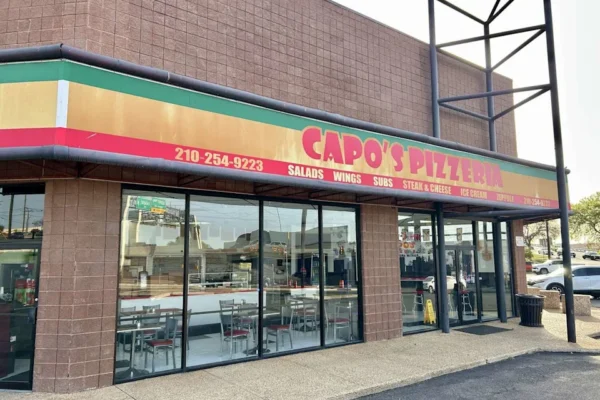 Capo's Pizzeria is temporarily closed on Babcock Road and 410. (Polly Anna Rocha/MySA)