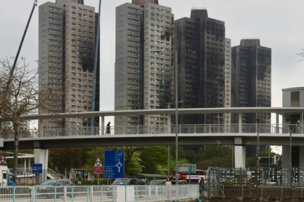 Hong Kong defends 3-hour limit for Wang Fuk Court residents to collect belongings