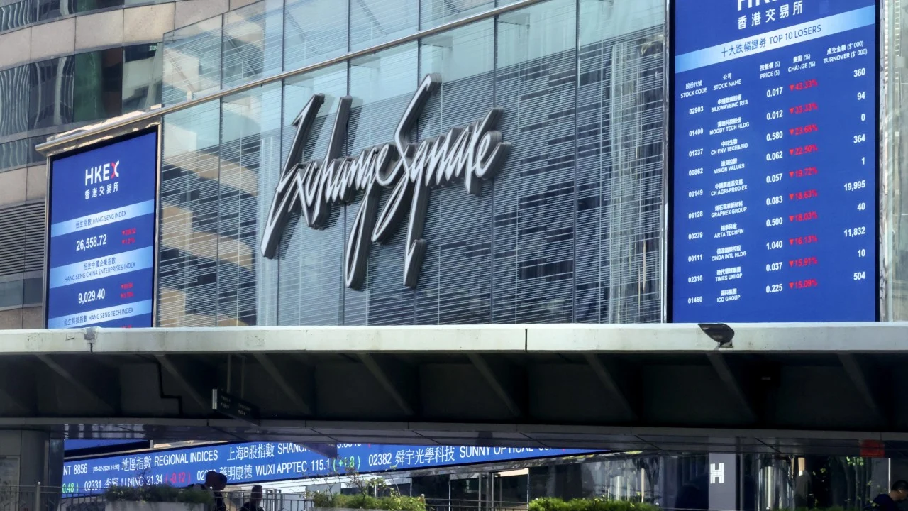 Hong Kong urged to extend stock trading hours to keep up with rivals