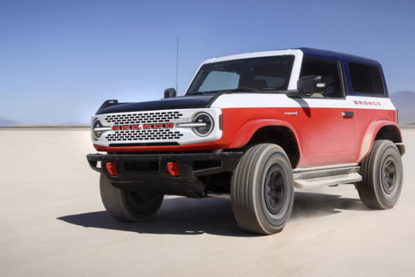 2025 Ford Bronco Stroppe driving in a desert