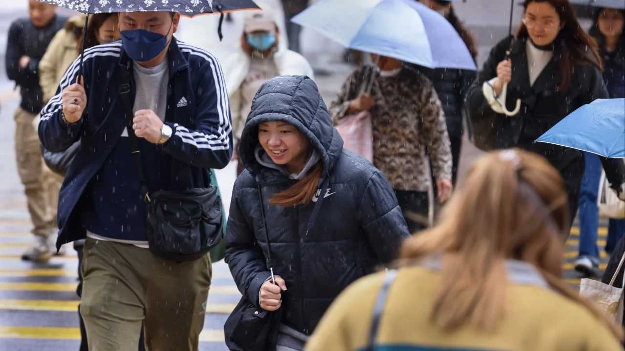 Rainy Tuesday expected in Hong Kong, with temperatures dipping to 16 degrees Celsius