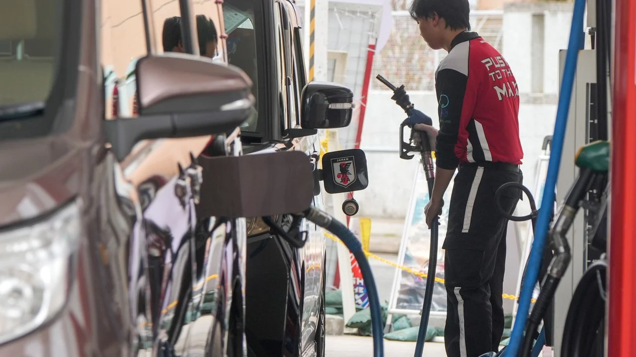 Hong Kong to issue weekly updates on fuel charges to counter price gouging
