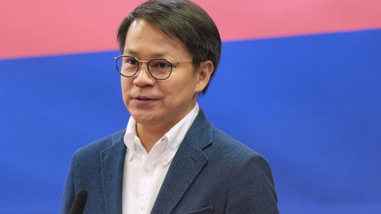 Scammers impersonate Hong Kong lawmaker to defraud resident of HK$38,000