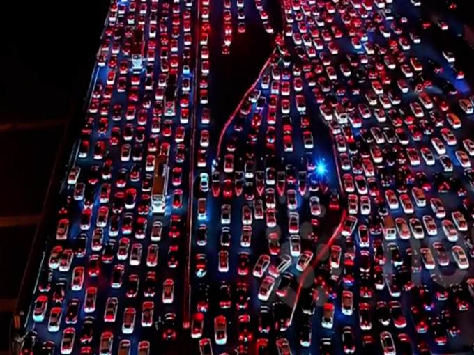 Trạm thu phí lớn nhất Trung Quốc 'vỡ trận' dịp Tết