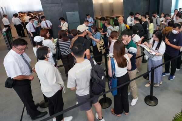 Prospective buyers queue up at the sales office of Pavilia Farm III on April 18, 2026. Photo: Jelly Tse