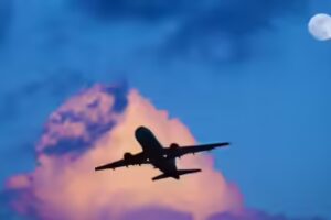 Chinese airlines to raise fuel surcharges on domestic flights