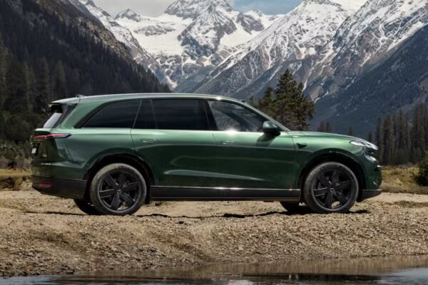 Nio shares surge over 7% in Hong Kong after Onvo L80 debut and pre-sales launch