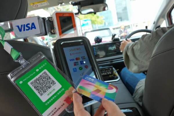 Over 47,000 cabbies adopt Octopus, card readers ahead of e-payment deadline