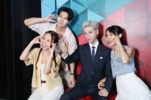 Hua Chenyu and Luo Yunxi's Permanent Wax Figures