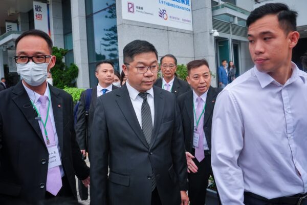 Keung Sai-ming (centre) is expected to testify on Friday. Photo: Elson Li