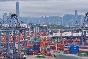 Hong Kong exporter confidence records steepest drop in 2 years