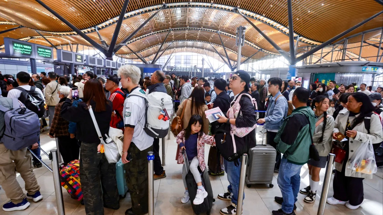 Queues stretch past an hour as holiday traffic jams hit mega bridge