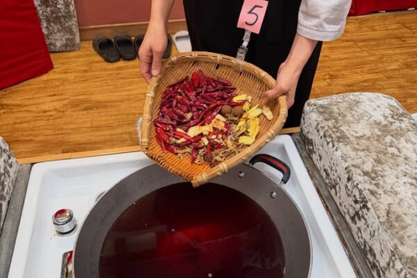 A spa staff member prepares a mala broth foot spa treatment for Chinese model Moka Fang, wife of Hong Kong superstar Aaron Kwok. Photo from Fangs Instagarm