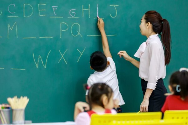 73 public schools join new scheme to hire native English-speaking teachers