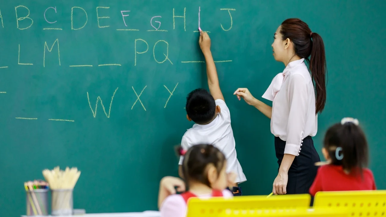 73 public schools join new scheme to hire native English-speaking teachers