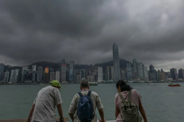 Hong Kong set for intense thundery showers, gusts in the evening
