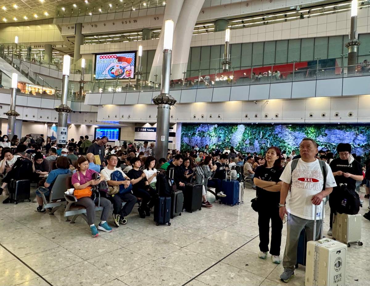 Easter break: Travelers pack ports