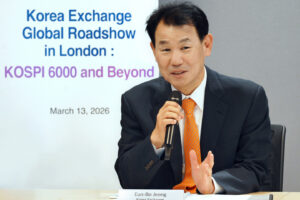 Korea Exchange Chairman Jeong Eun-bo speaks during an event titled “Korea Exchange Global Roadshow in London: Kospi 6000 and Beyond” at CLSA’s London office on March 13. [KOREA EXCHANGE]