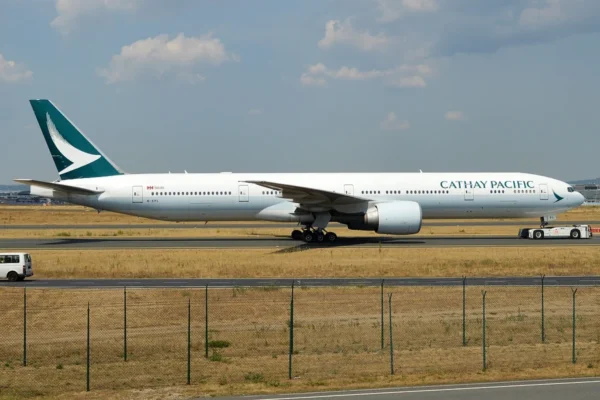 Cathay Pacific Los Angeles to Hong Kong Flight with 777 Makes Emergency Landing in Japan