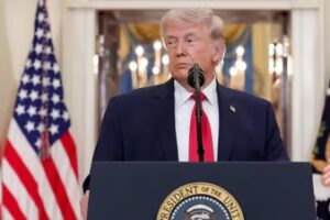 US President Donald Trump said the US jets going down in Iran won't affect the ongoing negotiations with the Islamic Republic. (Bloomberg)