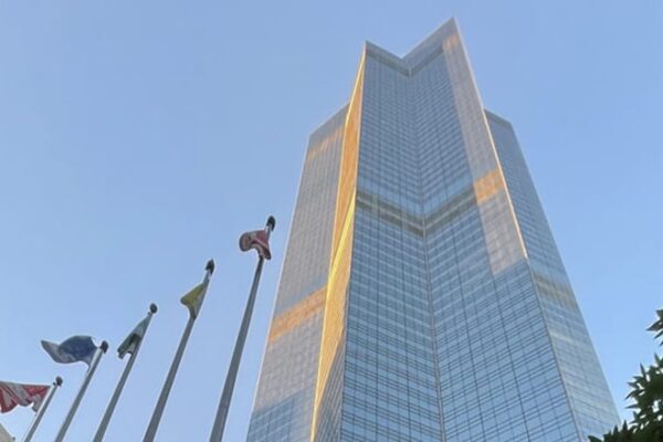 DBS Buying Floors in Hong Kong's The Center From Hui Wing Mau