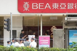 Hong Kong police arrest man who robbed bank in Wan Chai with hammer, suspected firearm