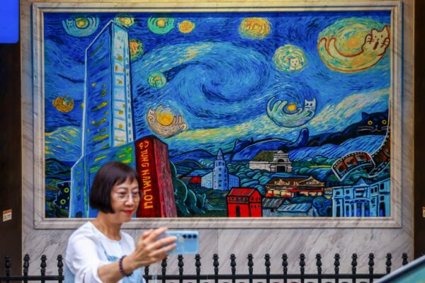 Mural Meow Mission, by German Li and his students, is a tribute to Vincent van Gogh’s famous painting The Starry Night. Photo: Dickson Lee