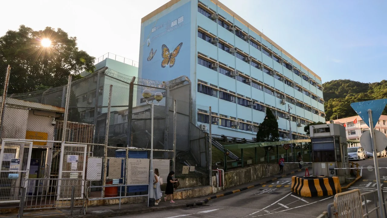 Prison officer admits brutal assault on inmate after baby powder bingo game