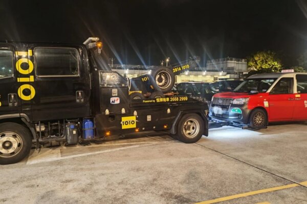 Taxi driver arrested for demanding HK$85 ‘highway toll’ from undercover officers