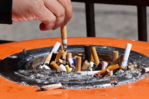Health chief hails tobacco control efforts as smoking rate falls to 8.5%
