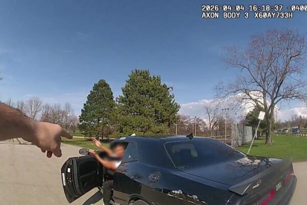 police pull over dodge challenger