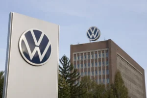 Volkswagen Q1 profit falls 14% amid tariffs, China slowdown — TradingView News